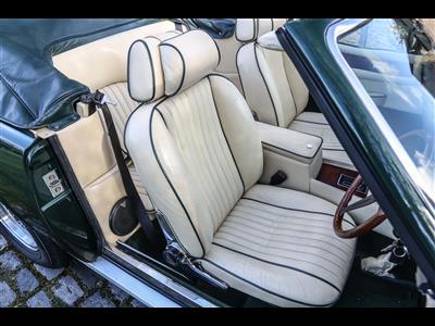 Aston Martin+V8 Volante